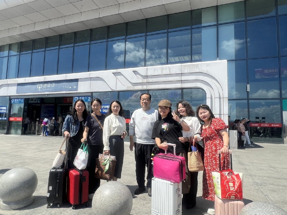 安徽光太集團、332 地質(zhì)隊與山斗鄉(xiāng)聯(lián)合開展文化下基層活動